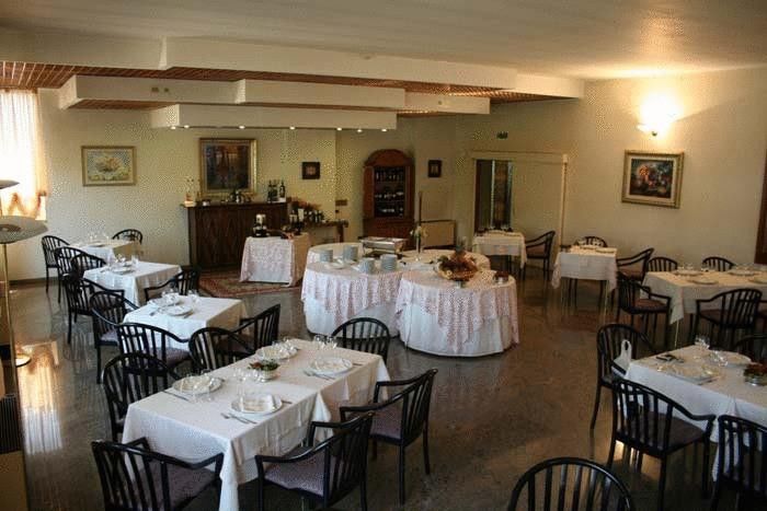 Itaca Hotel Barletta Buitenkant foto
