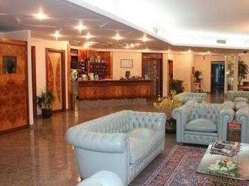 Itaca Hotel Barletta Buitenkant foto